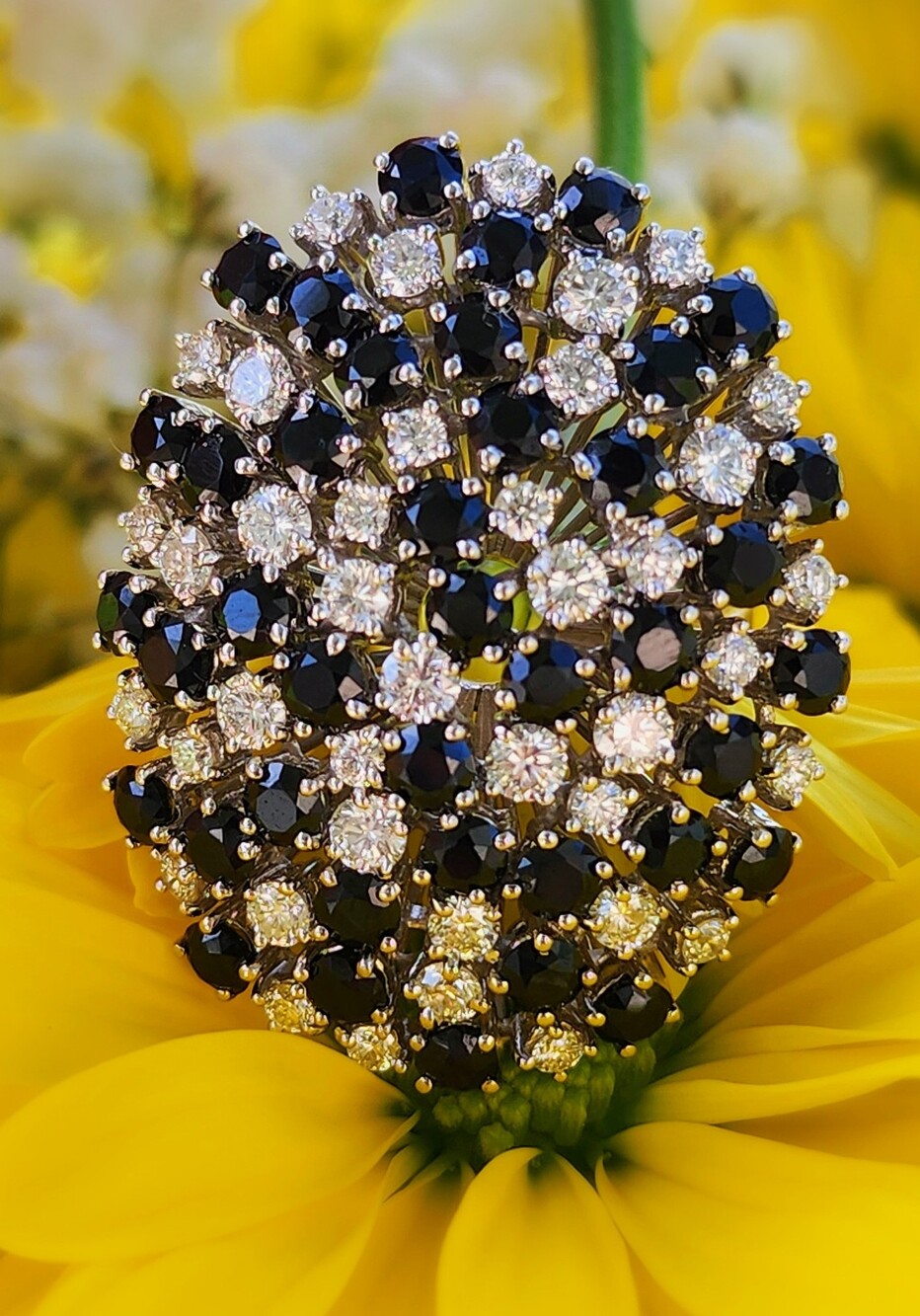 $14,500 Roberto Coin Fantasia 18k Oval Diamond Ring - Picture 2 of 13